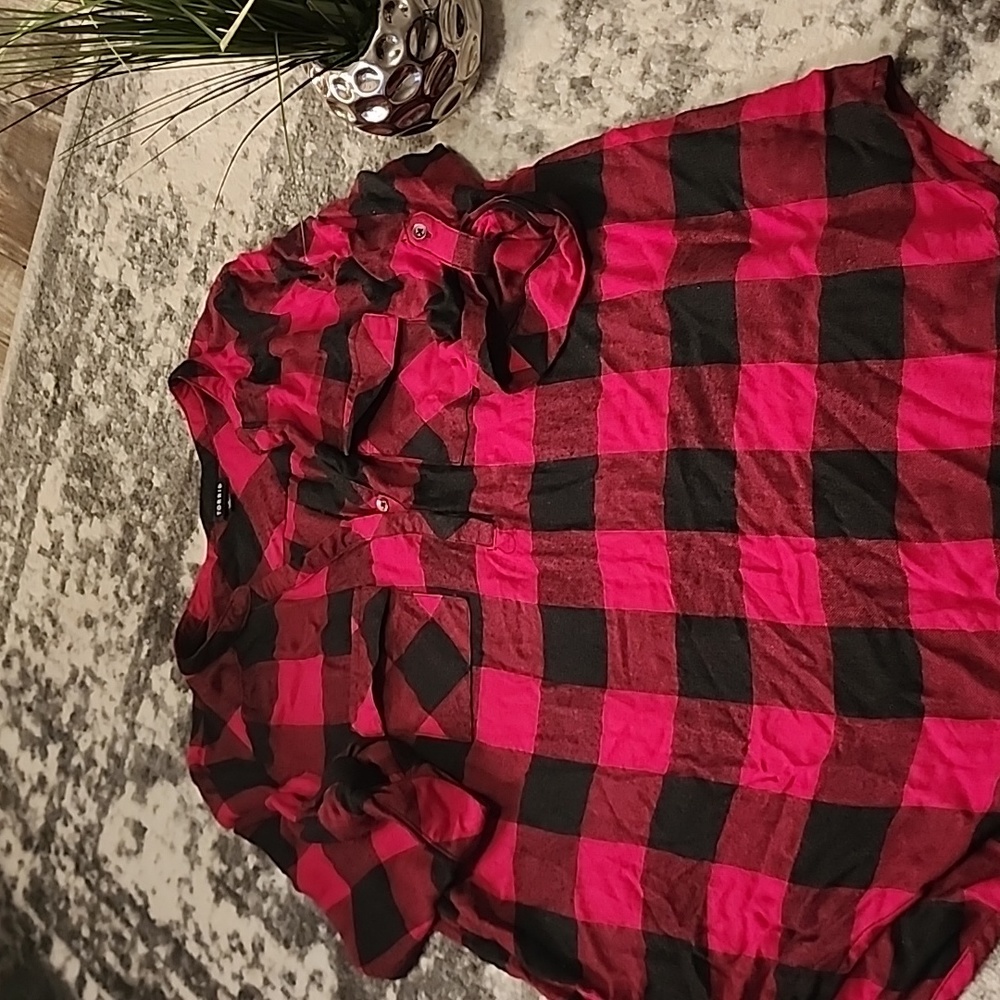 Torrid Red and Black Short Sleeve Button Down Tunic